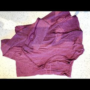 Lululemon long sleeved swiftly